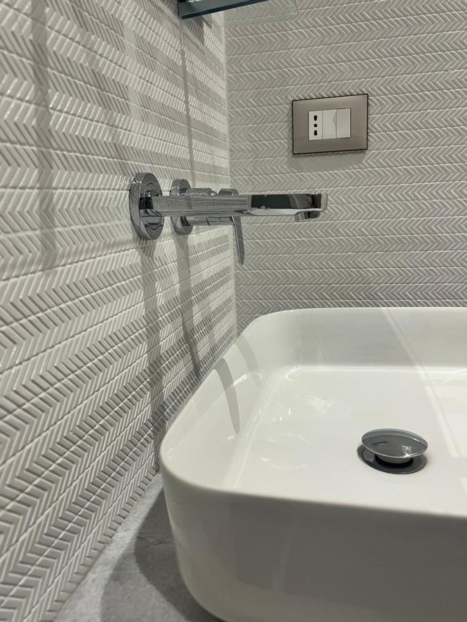 Enzo Rooms & Apartment Blloku Тирана Екстериор снимка