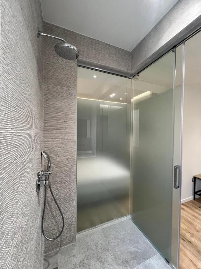 Enzo Rooms & Apartment Blloku Тирана Екстериор снимка