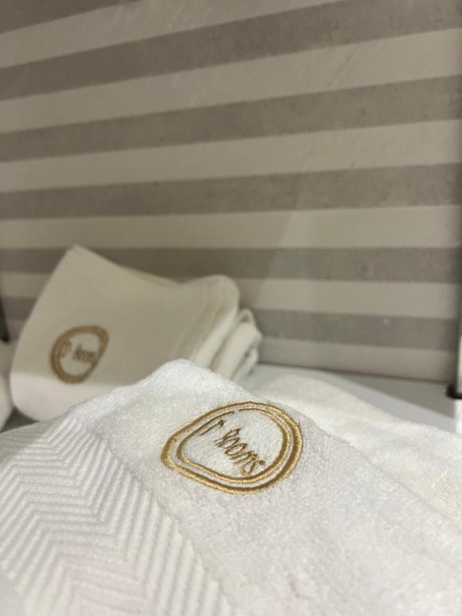 Enzo Rooms & Apartment Blloku Тирана Екстериор снимка