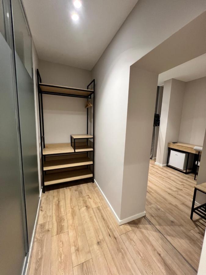 Enzo Rooms & Apartment Blloku Тирана Екстериор снимка