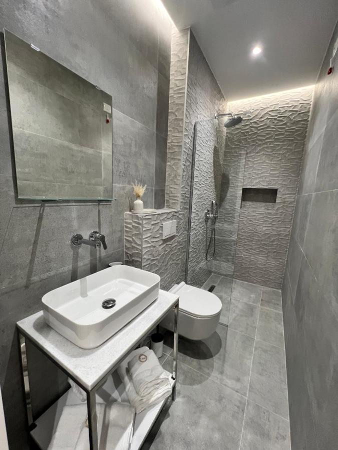 Enzo Rooms & Apartment Blloku Тирана Екстериор снимка