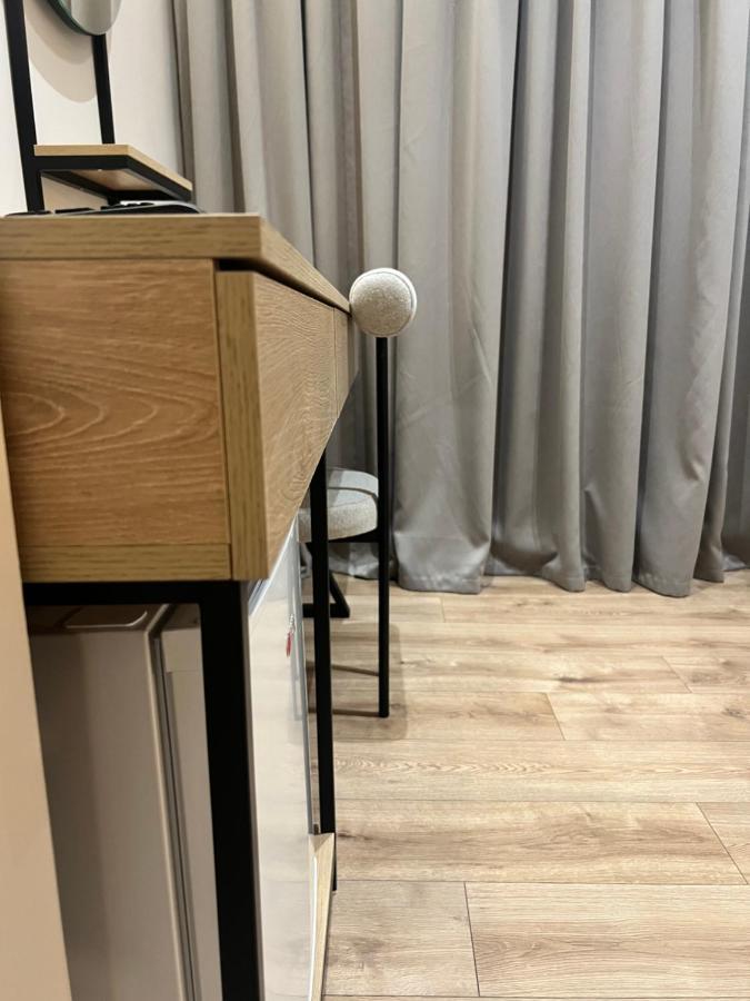 Enzo Rooms & Apartment Blloku Тирана Екстериор снимка