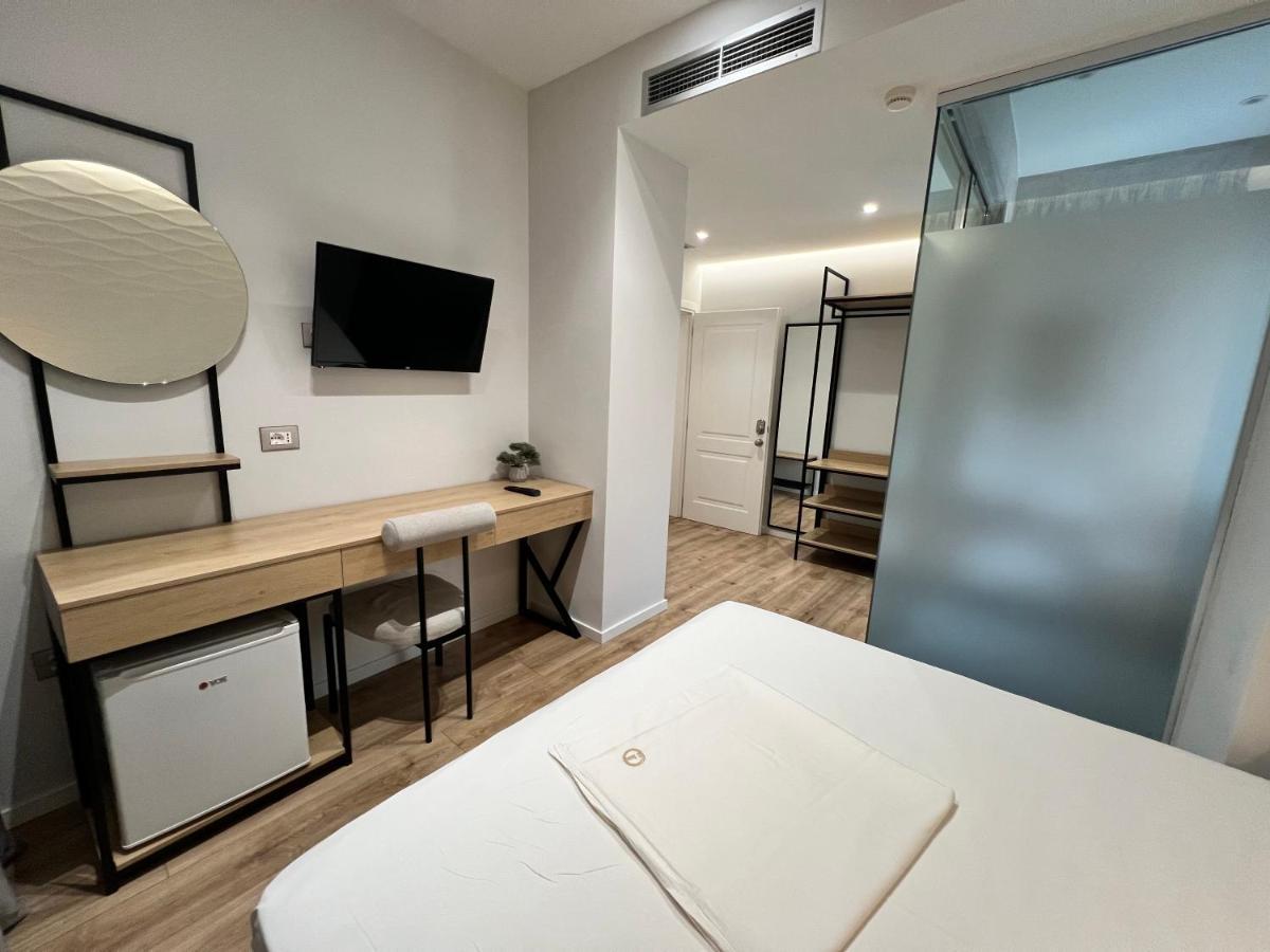 Enzo Rooms & Apartment Blloku Тирана Екстериор снимка