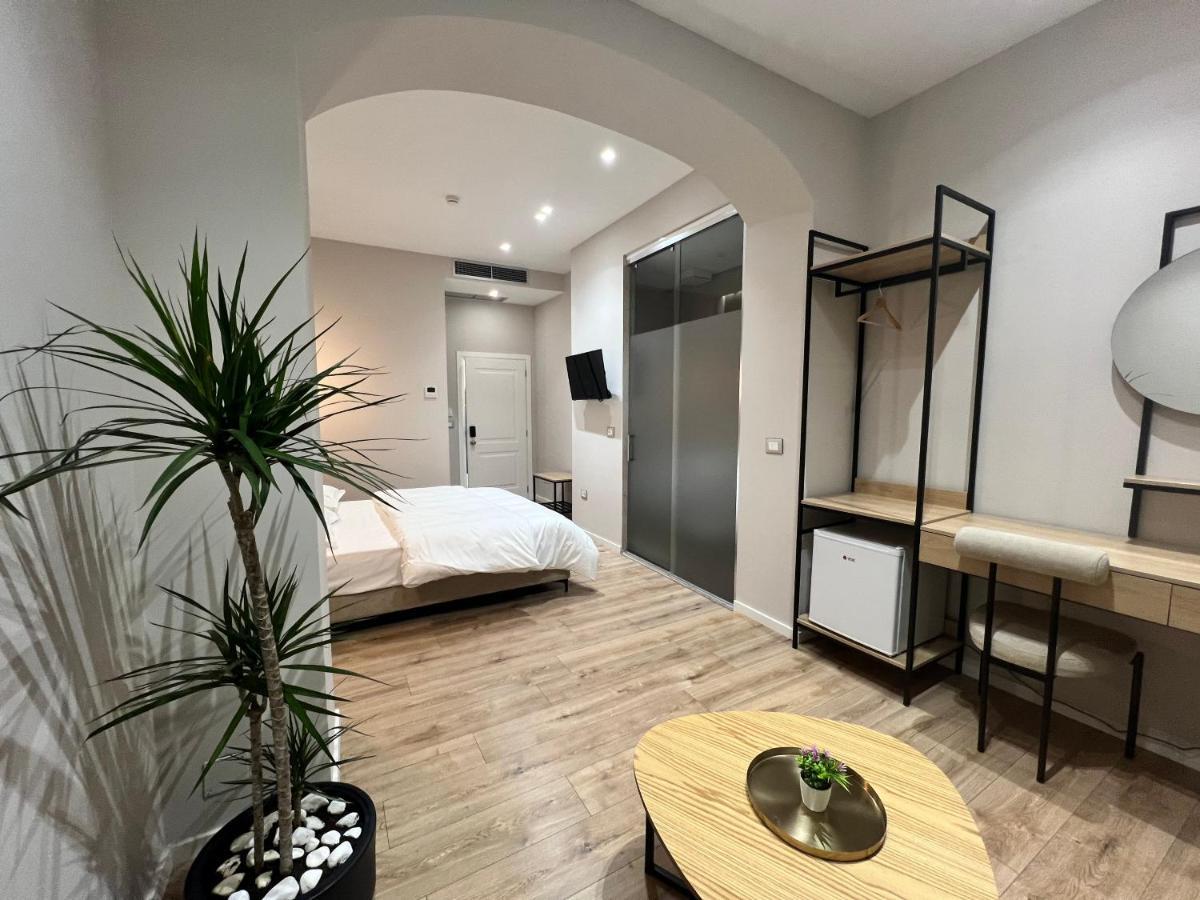 Enzo Rooms & Apartment Blloku Тирана Екстериор снимка